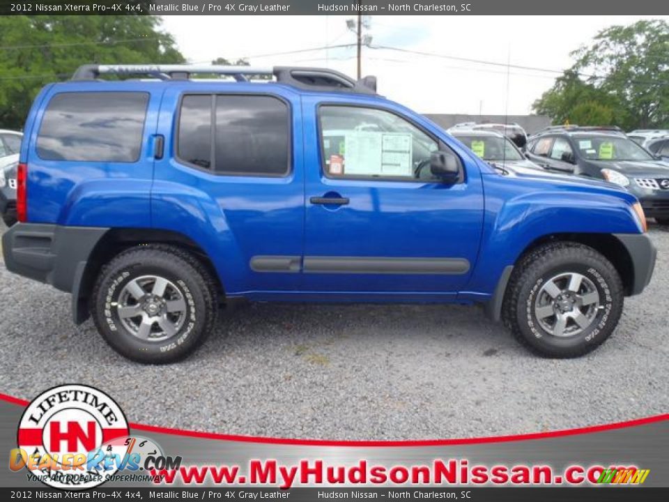 2012 Nissan xterra metallic blue #2