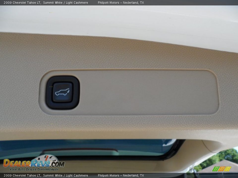 2009 Chevrolet Tahoe LT Summit White / Light Cashmere Photo #25