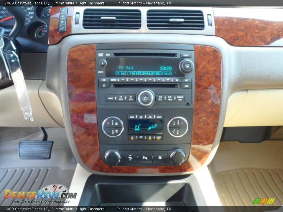 2009 Chevrolet Tahoe LT Summit White / Light Cashmere Photo #35