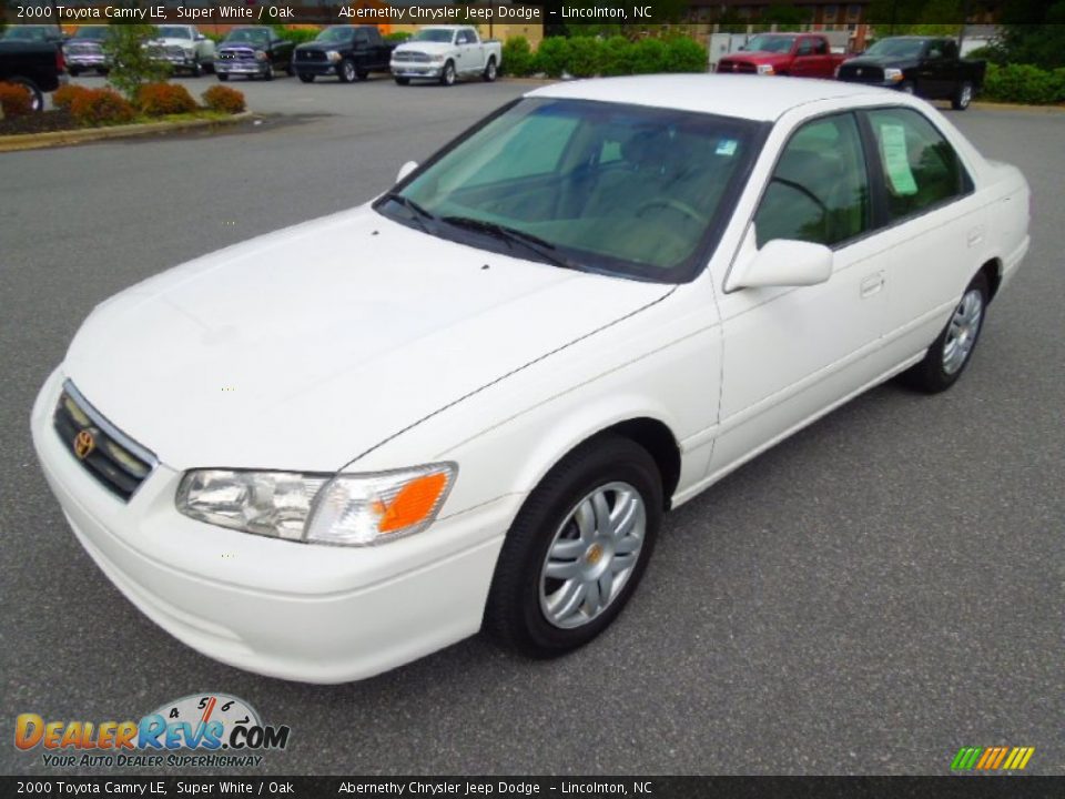 2000 Toyota Camry LE Super White / Oak Photo #1