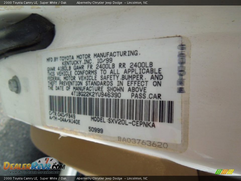 2000 Toyota Camry LE Super White / Oak Photo #7