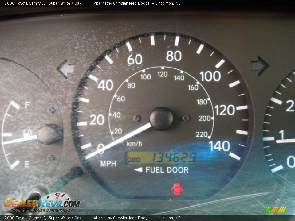 2000 Toyota Camry LE Super White / Oak Photo #14