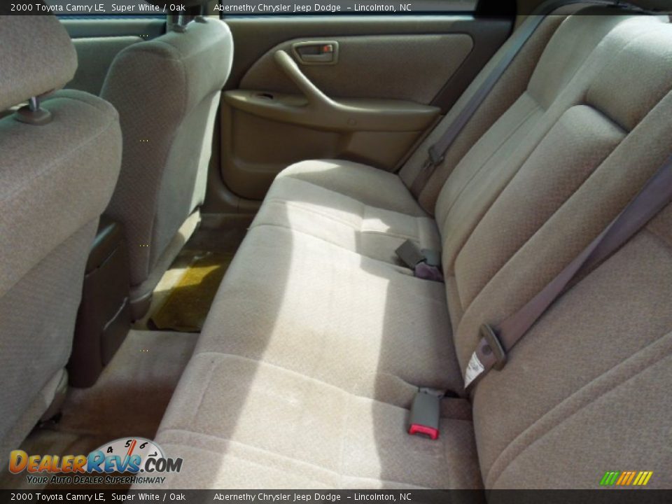 2000 Toyota Camry LE Super White / Oak Photo #15