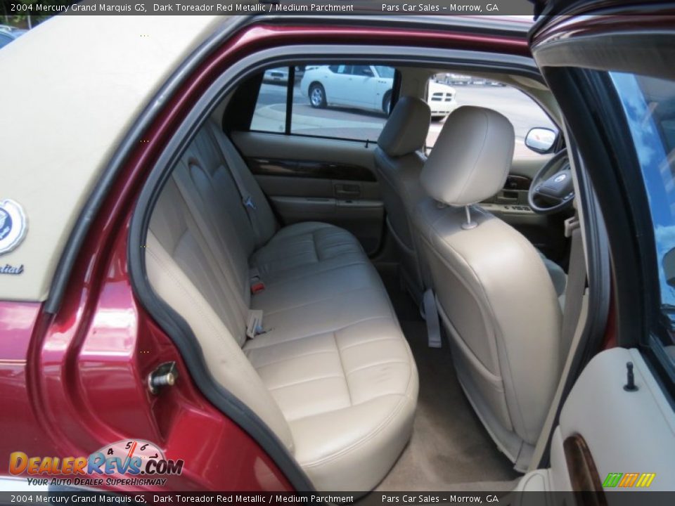 2004 Mercury Grand Marquis GS Dark Toreador Red Metallic / Medium Parchment Photo #9