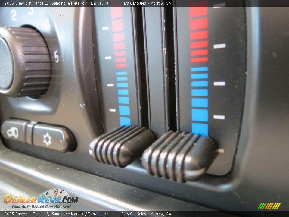 2005 Chevrolet Tahoe LS Sandstone Metallic / Tan/Neutral Photo #11