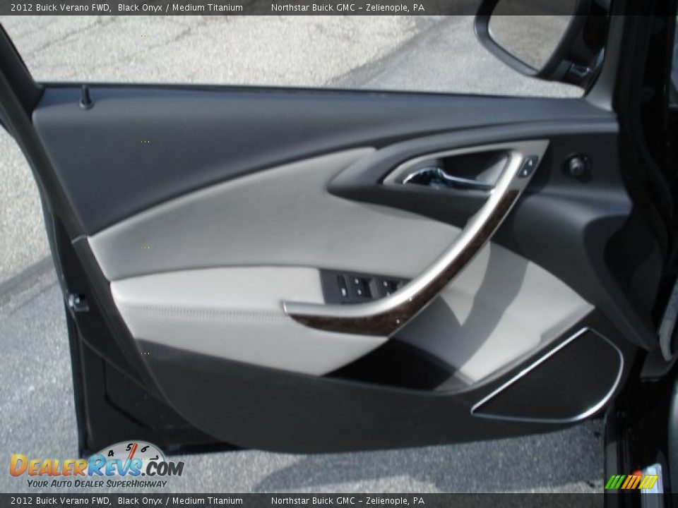 2012 Buick Verano FWD Black Onyx / Medium Titanium Photo #12