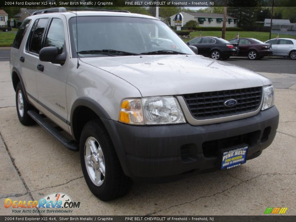 2004 Ford Explorer XLS 4x4 Silver Birch Metallic / Graphite Photo #3