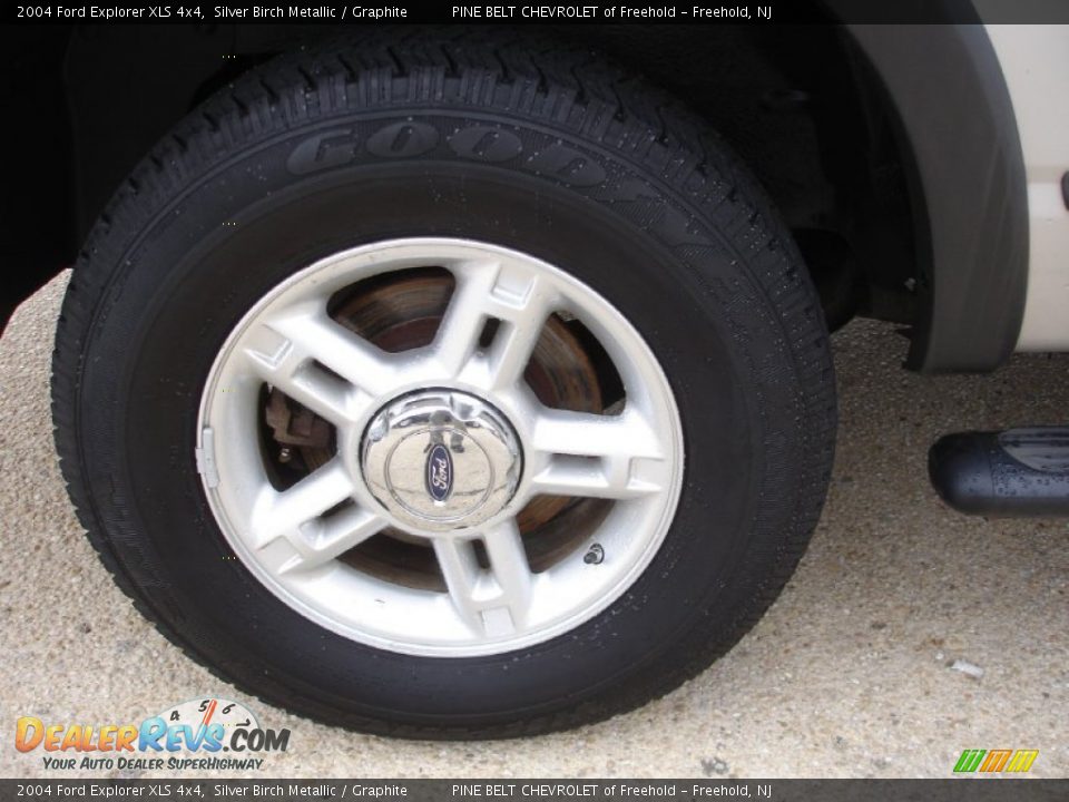 2004 Ford Explorer XLS 4x4 Wheel Photo #8