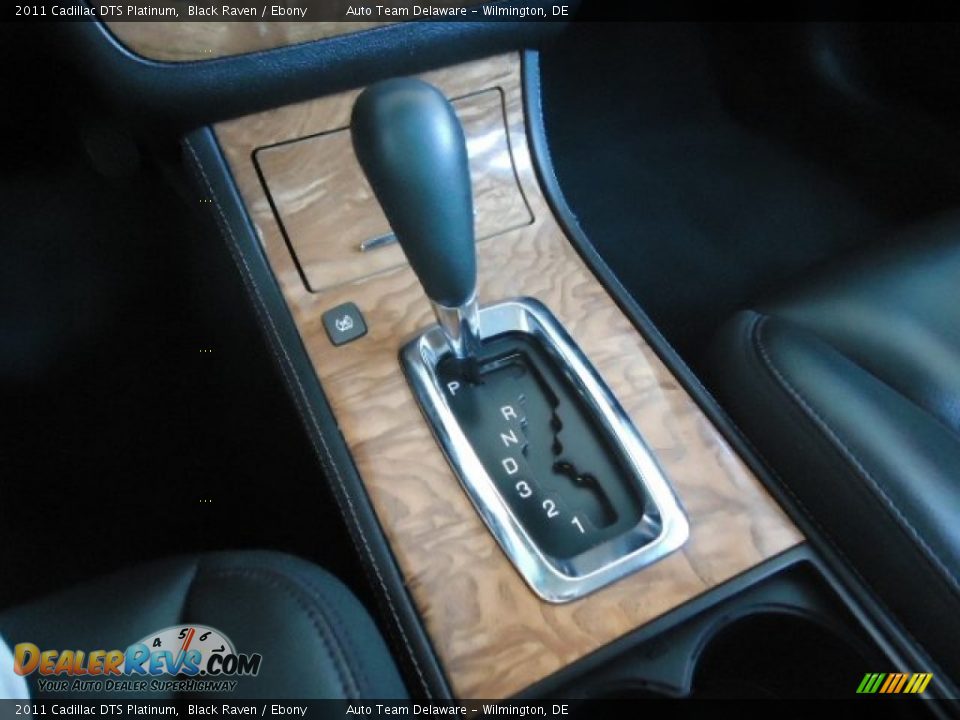 2011 Cadillac DTS Platinum Shifter Photo #15