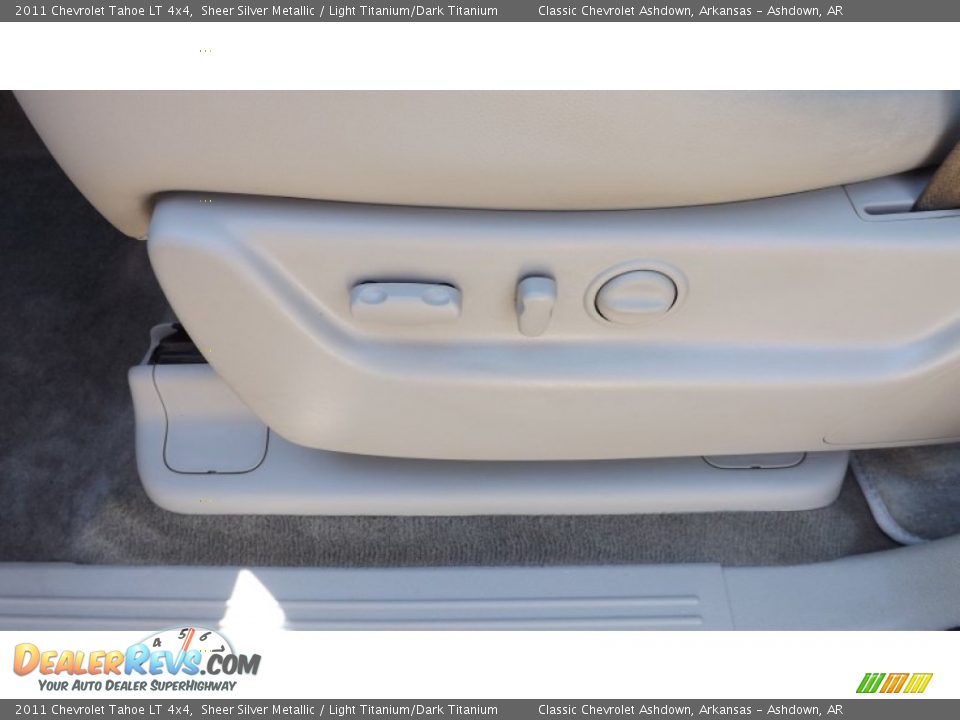 2011 Chevrolet Tahoe LT 4x4 Sheer Silver Metallic / Light Titanium/Dark Titanium Photo #16