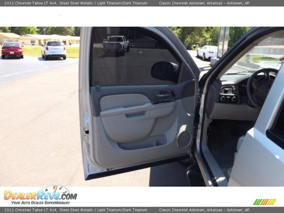 2011 Chevrolet Tahoe LT 4x4 Sheer Silver Metallic / Light Titanium/Dark Titanium Photo #19