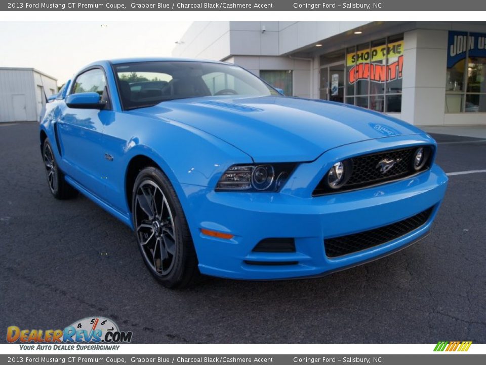 Front 3/4 View of 2013 Ford Mustang GT Premium Coupe Photo #2