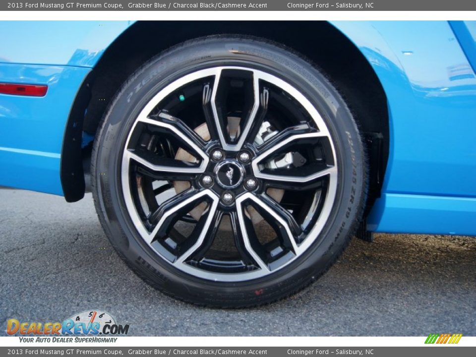 2013 Ford Mustang GT Premium Coupe Wheel Photo #16