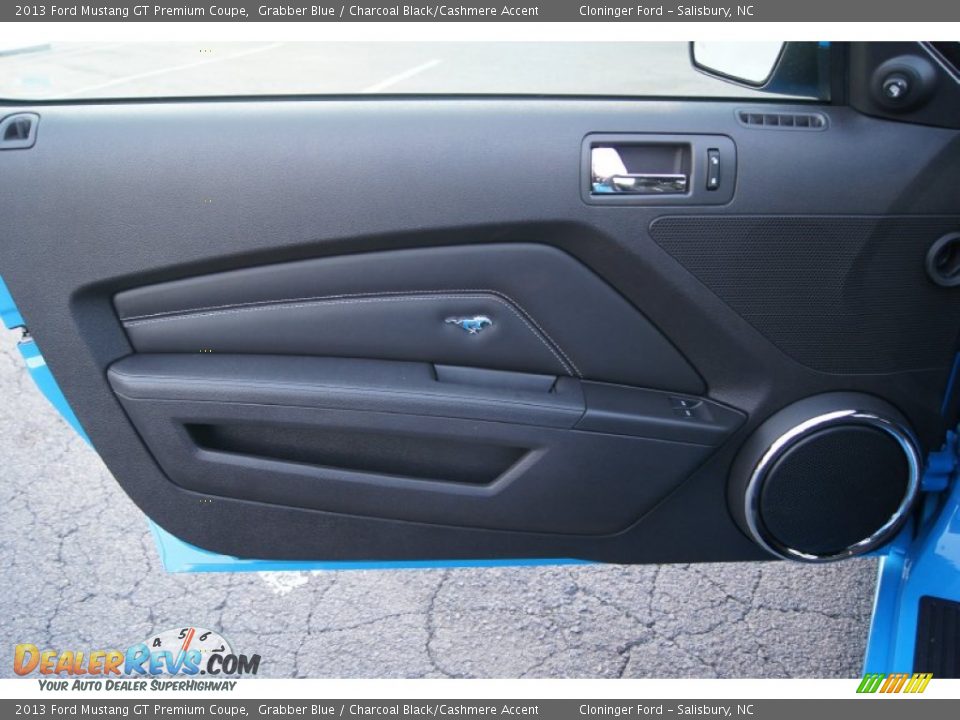 Door Panel of 2013 Ford Mustang GT Premium Coupe Photo #17