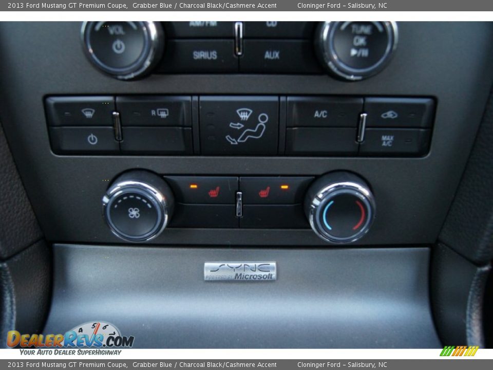 Controls of 2013 Ford Mustang GT Premium Coupe Photo #27