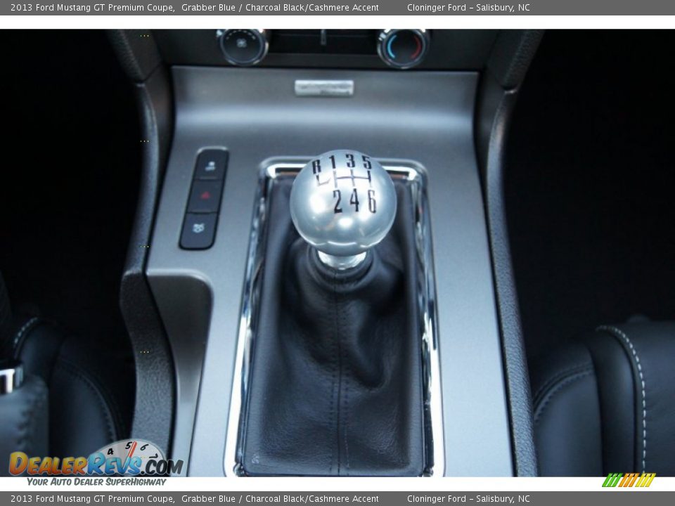 2013 Ford Mustang GT Premium Coupe Shifter Photo #28