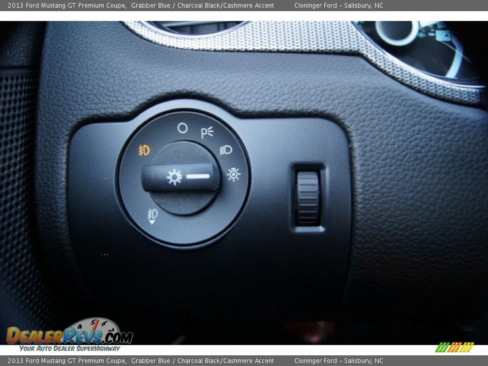 Controls of 2013 Ford Mustang GT Premium Coupe Photo #30