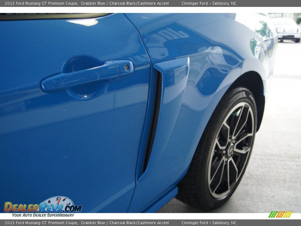 2013 Ford Mustang GT Premium Coupe Grabber Blue / Charcoal Black/Cashmere Accent Photo #35