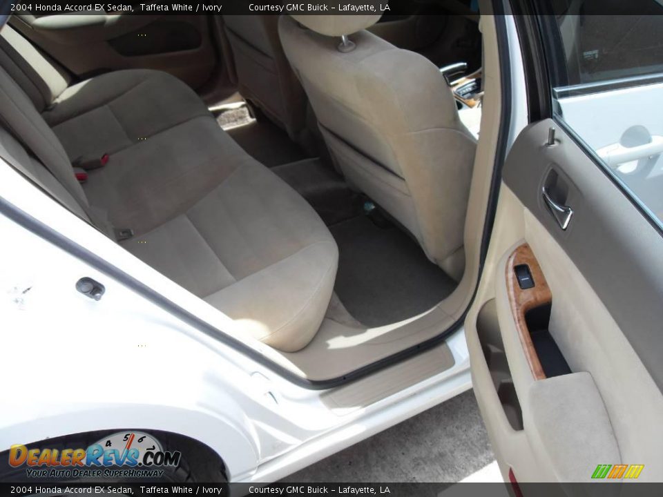 2004 Honda Accord EX Sedan Taffeta White / Ivory Photo #11