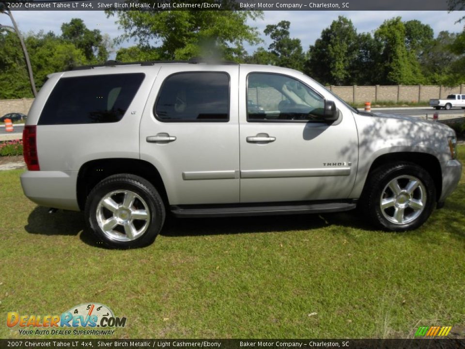 2007 Chevrolet Tahoe LT 4x4 Silver Birch Metallic / Light Cashmere/Ebony Photo #12