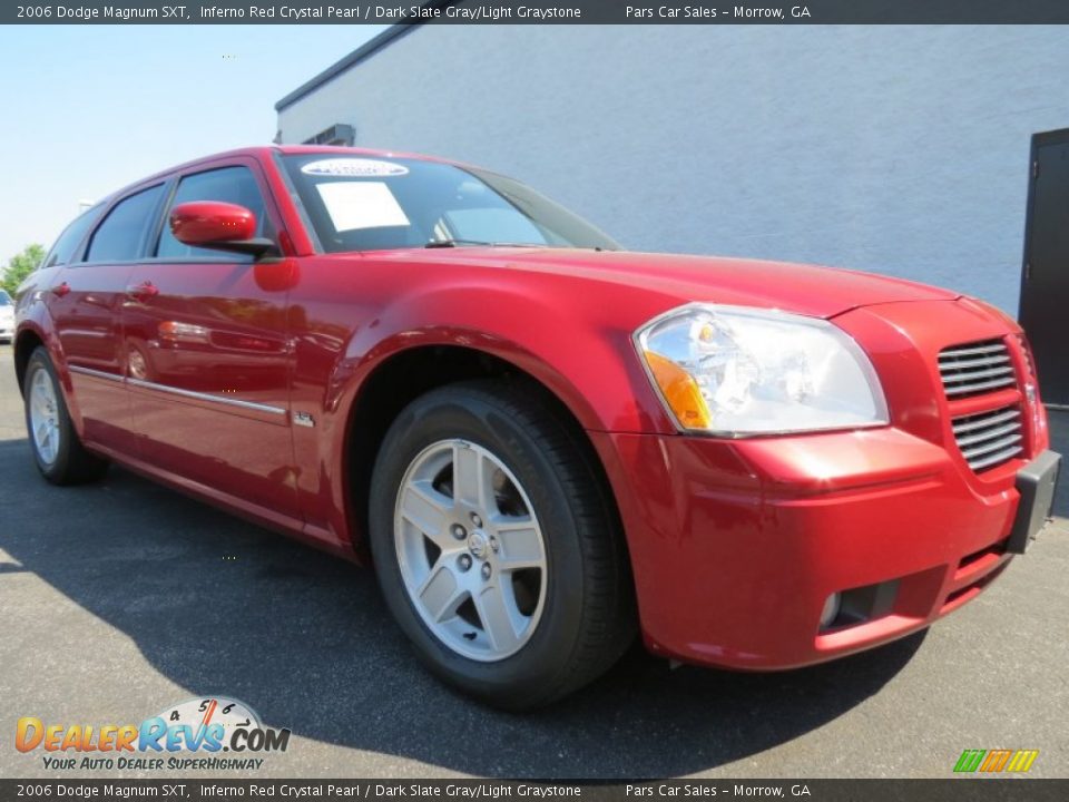 2006 Dodge Magnum SXT Inferno Red Crystal Pearl / Dark Slate Gray/Light Graystone Photo #4