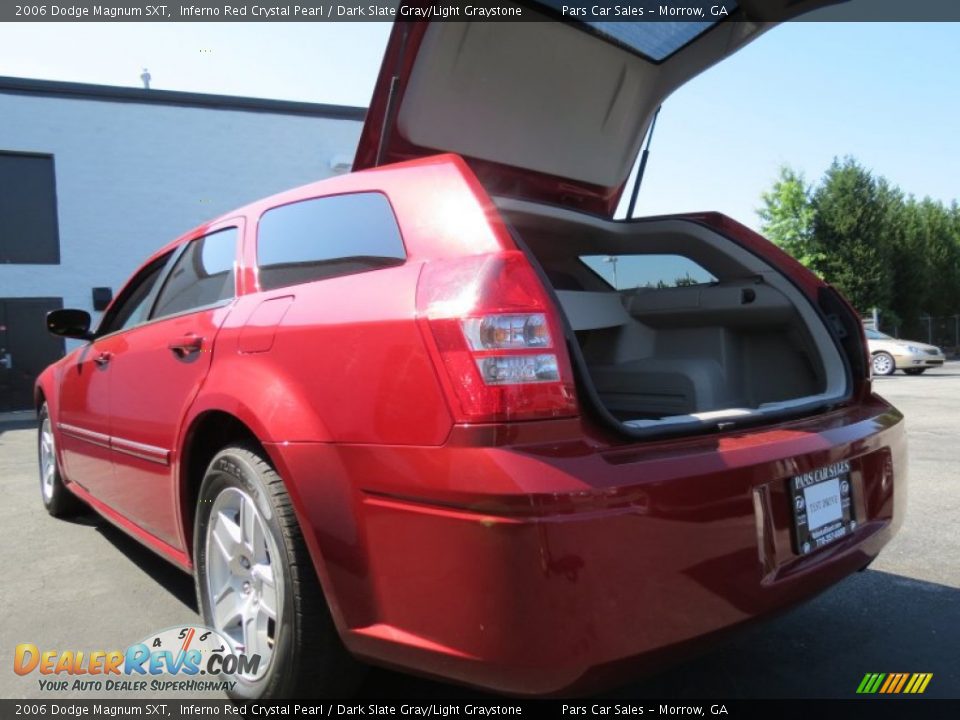 2006 Dodge Magnum SXT Inferno Red Crystal Pearl / Dark Slate Gray/Light Graystone Photo #9