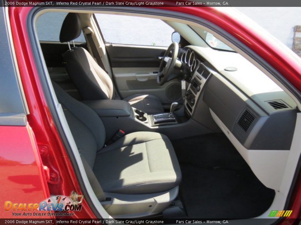2006 Dodge Magnum SXT Inferno Red Crystal Pearl / Dark Slate Gray/Light Graystone Photo #11