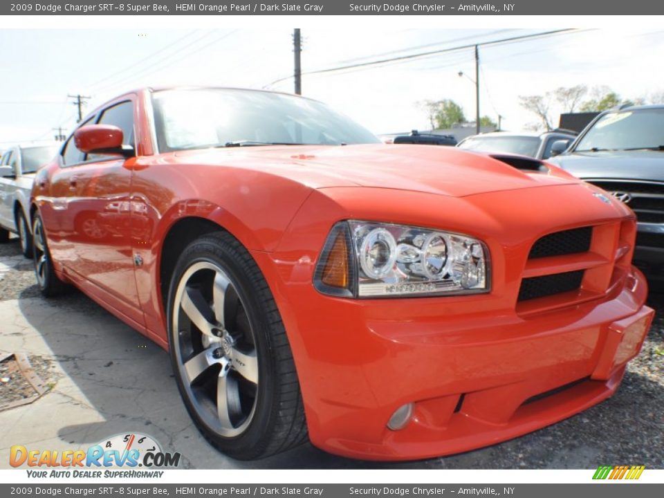 Front 3/4 View of 2009 Dodge Charger SRT-8 Super Bee Photo #6