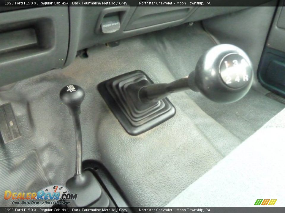 1993 Ford F150 XL Regular Cab 4x4 Dark Tourmaline Metallic / Grey Photo #12