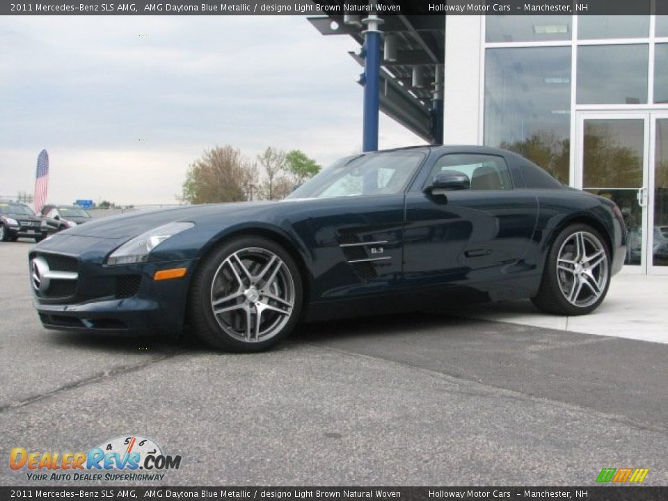 Front 3/4 View of 2011 Mercedes-Benz SLS AMG Photo #2