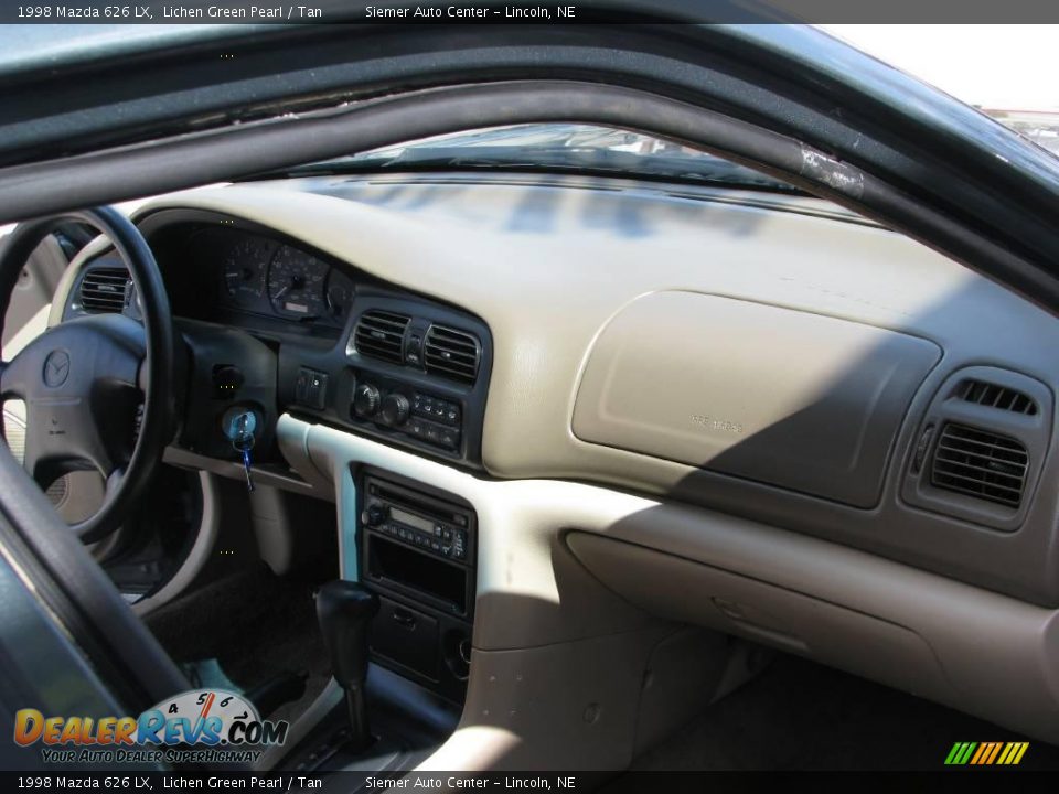 1998 Mazda 626 LX Lichen Green Pearl / Tan Photo #21