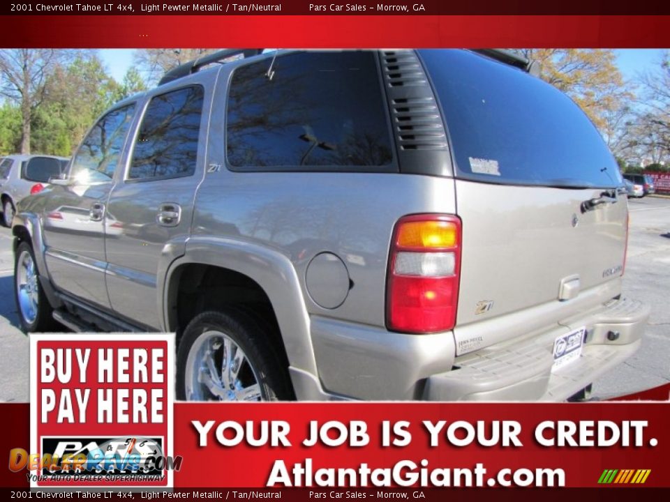 2001 Chevrolet Tahoe LT 4x4 Light Pewter Metallic / Tan/Neutral Photo #2