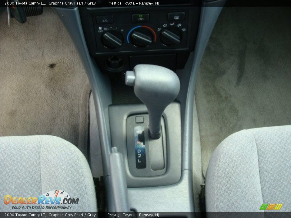 2000 Toyota Camry LE Shifter Photo #12
