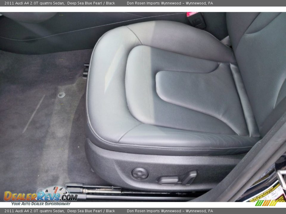 2011 Audi A4 2.0T quattro Sedan Deep Sea Blue Pearl / Black Photo #14