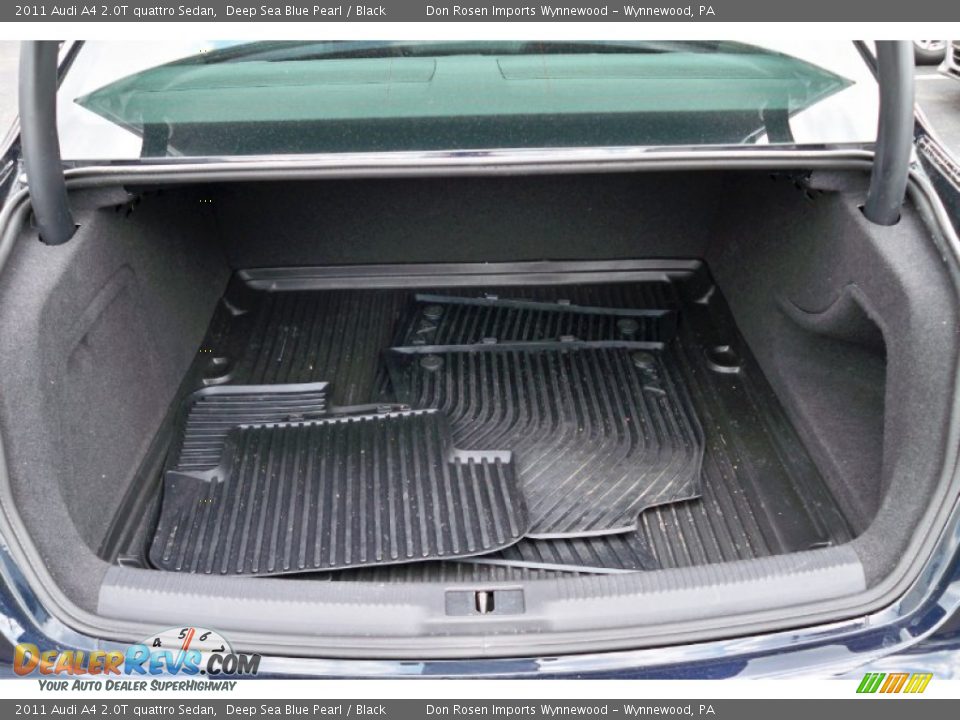 2011 Audi A4 2.0T quattro Sedan Deep Sea Blue Pearl / Black Photo #22