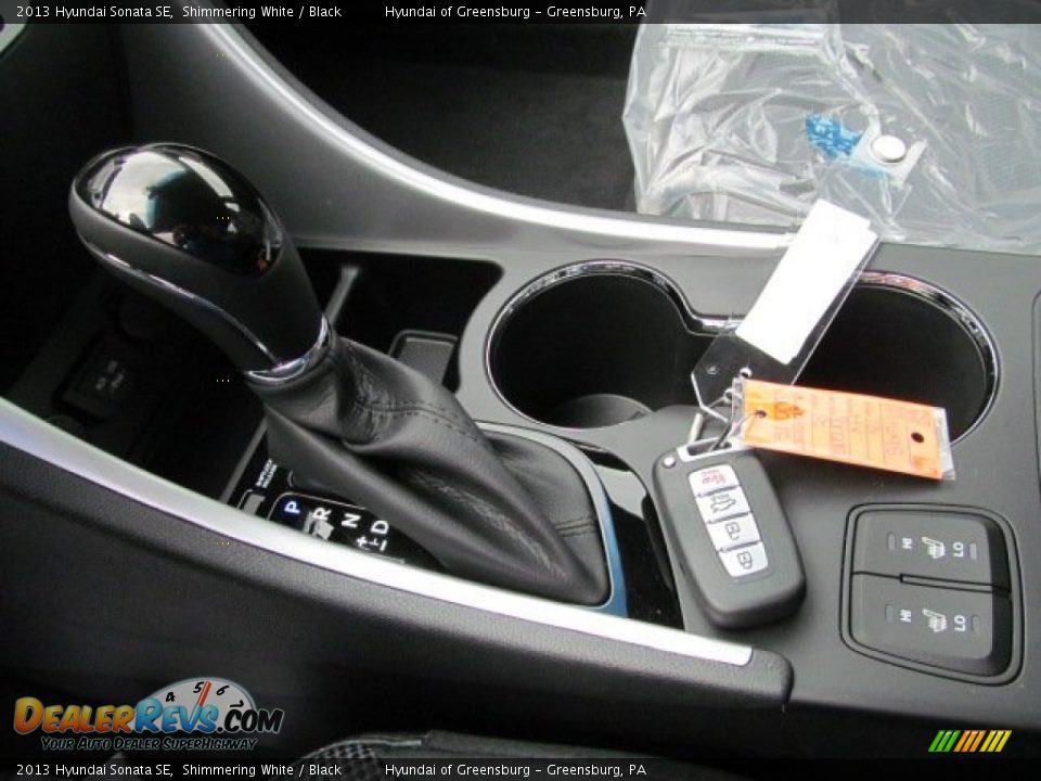 2013 Hyundai Sonata SE Shimmering White / Black Photo #8
