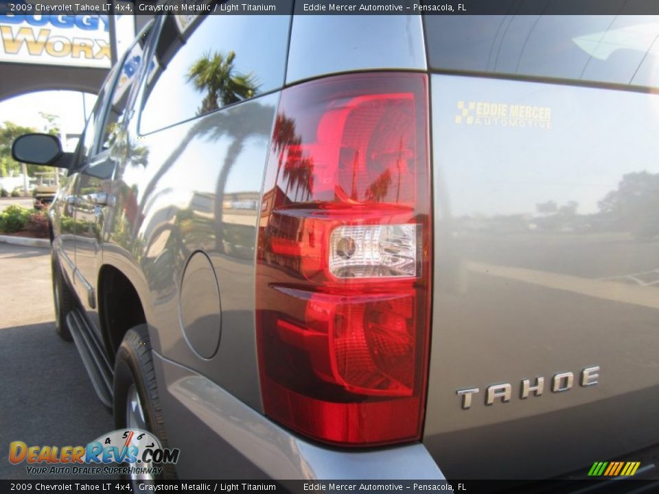 2009 Chevrolet Tahoe LT 4x4 Graystone Metallic / Light Titanium Photo #17