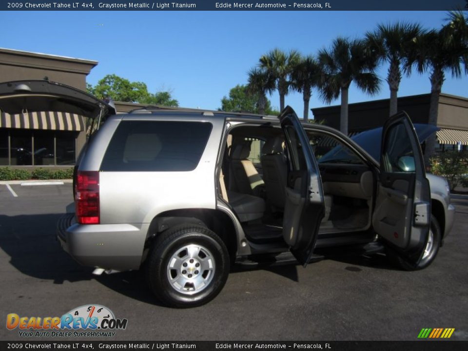 2009 Chevrolet Tahoe LT 4x4 Graystone Metallic / Light Titanium Photo #21