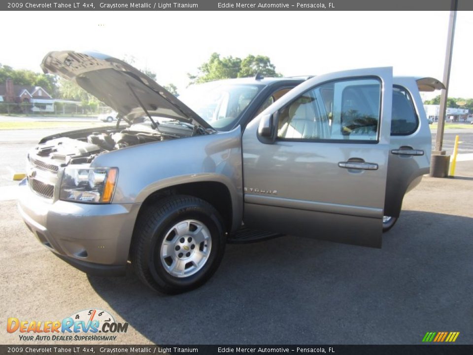 2009 Chevrolet Tahoe LT 4x4 Graystone Metallic / Light Titanium Photo #25