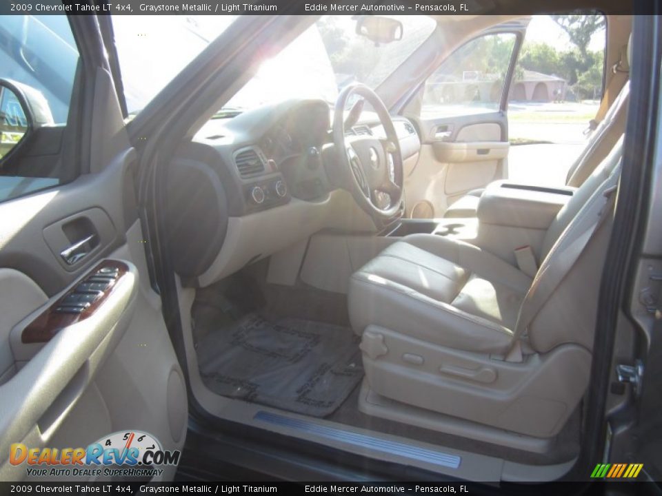 2009 Chevrolet Tahoe LT 4x4 Graystone Metallic / Light Titanium Photo #26