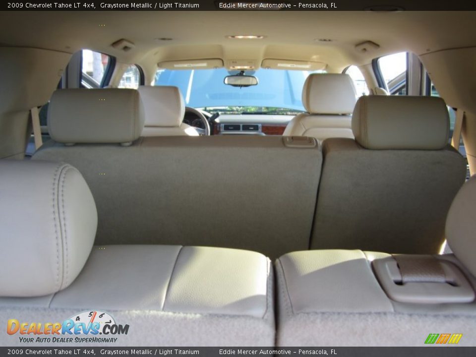 2009 Chevrolet Tahoe LT 4x4 Graystone Metallic / Light Titanium Photo #28