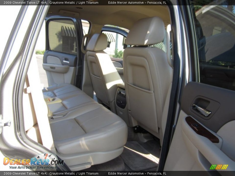 2009 Chevrolet Tahoe LT 4x4 Graystone Metallic / Light Titanium Photo #29