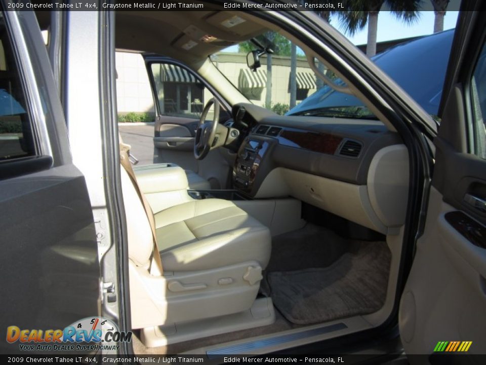 2009 Chevrolet Tahoe LT 4x4 Graystone Metallic / Light Titanium Photo #30