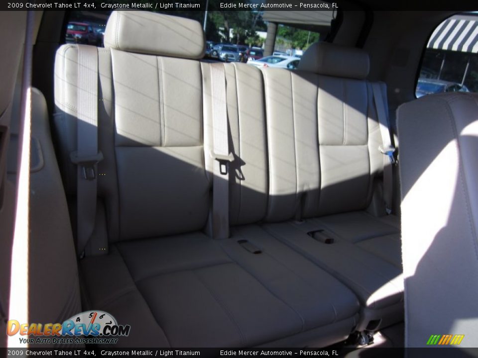 2009 Chevrolet Tahoe LT 4x4 Graystone Metallic / Light Titanium Photo #32