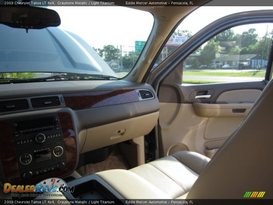 2009 Chevrolet Tahoe LT 4x4 Graystone Metallic / Light Titanium Photo #36