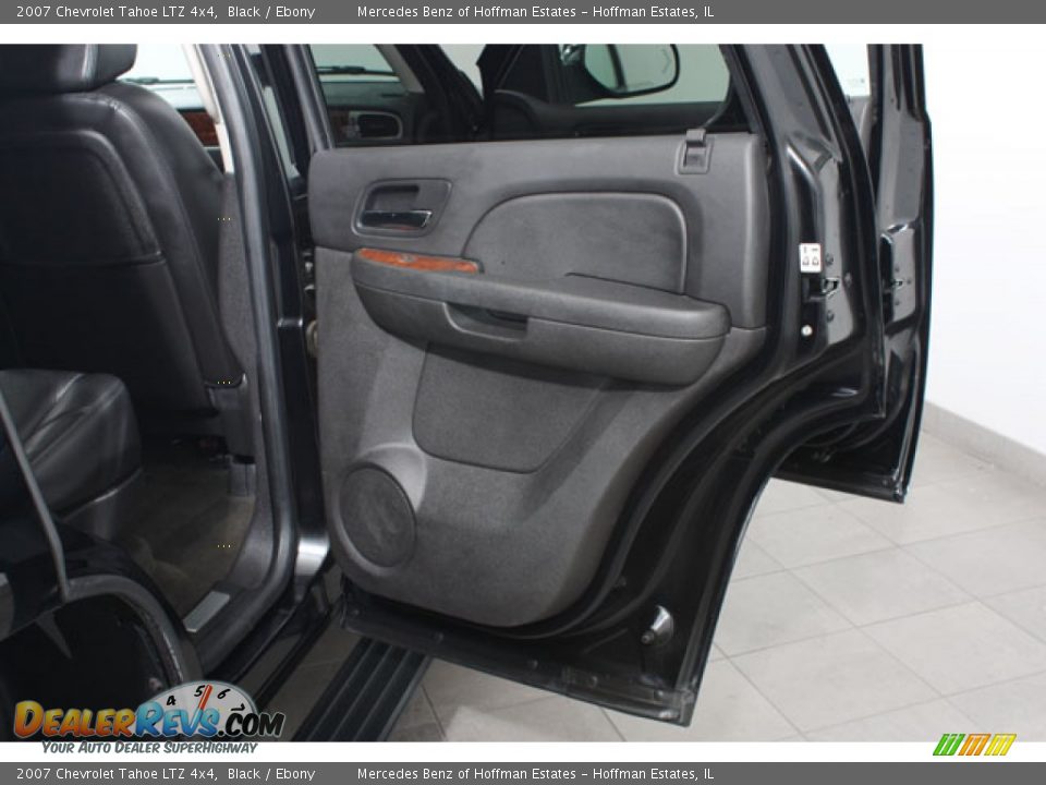2007 Chevrolet Tahoe LTZ 4x4 Black / Ebony Photo #13