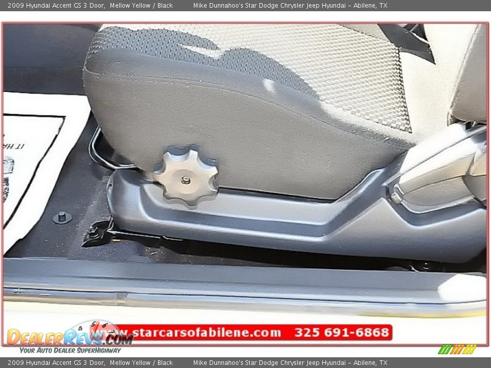 2009 Hyundai Accent GS 3 Door Mellow Yellow / Black Photo #13