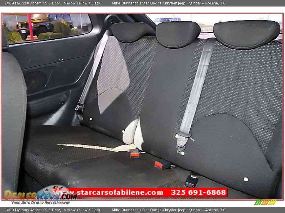 2009 Hyundai Accent GS 3 Door Mellow Yellow / Black Photo #15