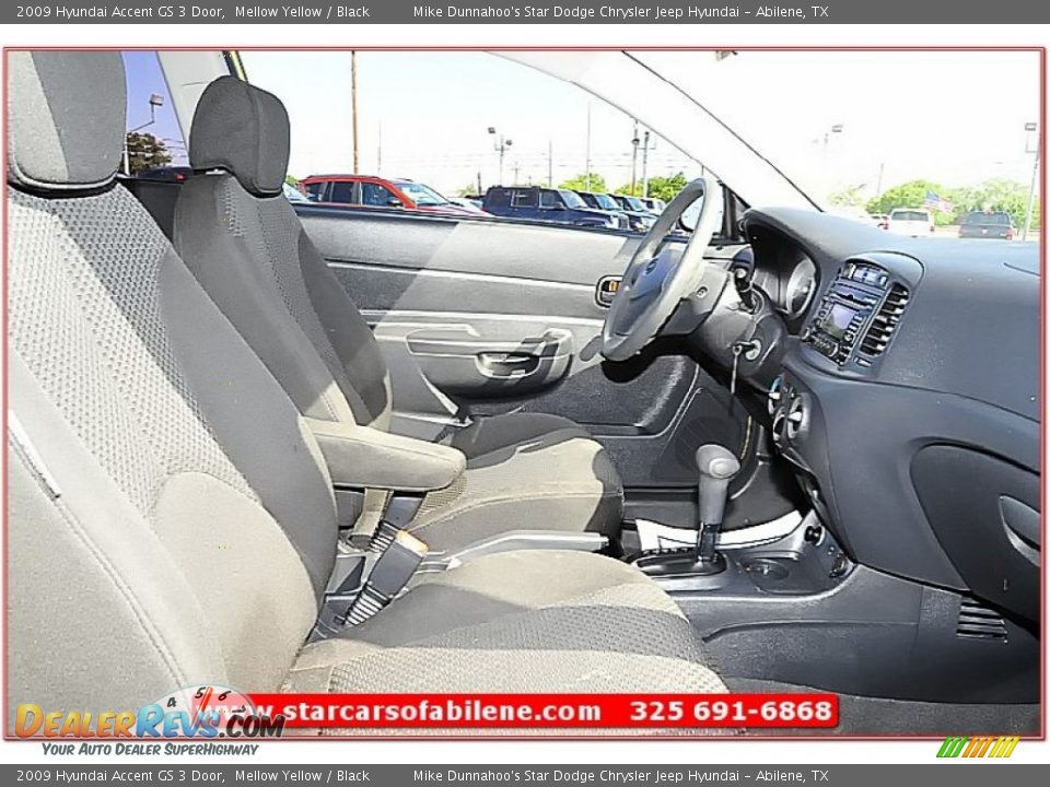 2009 Hyundai Accent GS 3 Door Mellow Yellow / Black Photo #16