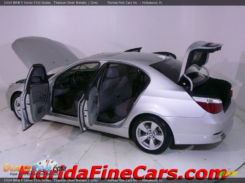 2004 BMW 5 Series 530i Sedan Titanium Silver Metallic / Grey Photo #8
